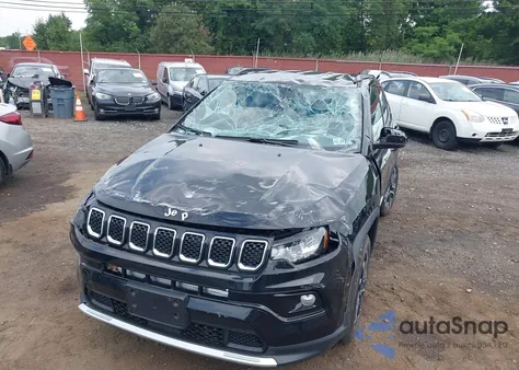 2024 Jeep Compass Limited 4X4 z USA, uszkodzony, nr VIN 3C4NJDCN6RT585104